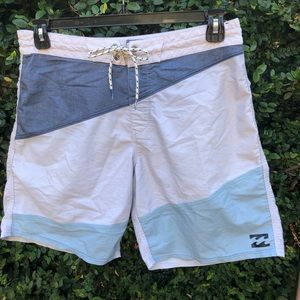 BILLABONG size 32 board shorts